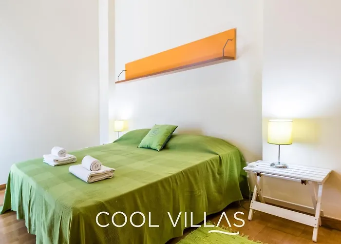 Villa Acquamarina - 5 Bedroom, Water Front Villa