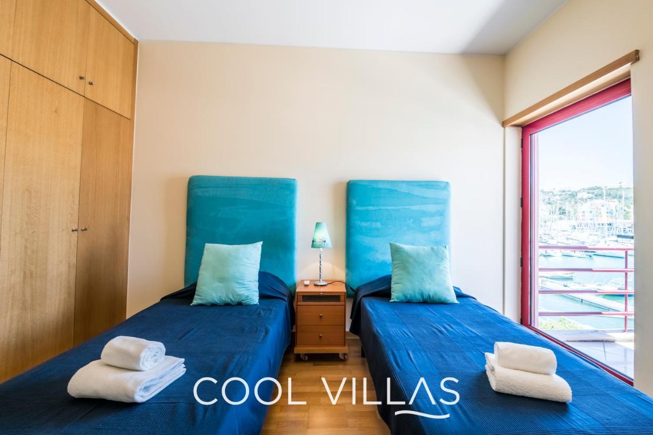Hébergement de vacances Acquamarina - 5 Bedroom, Water Front